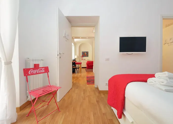 Cozy At The Main Train Station Apartament
